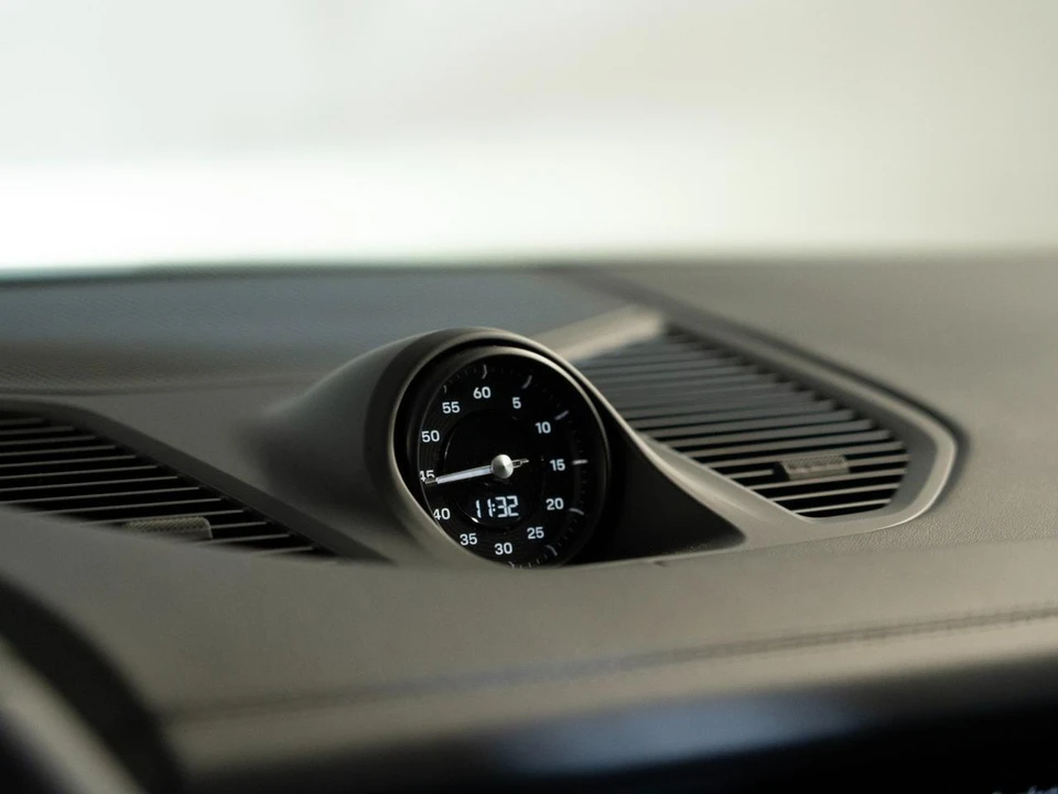 2026 Porsche 9Y0/9Y3 Cayenne - Image 21 of 29