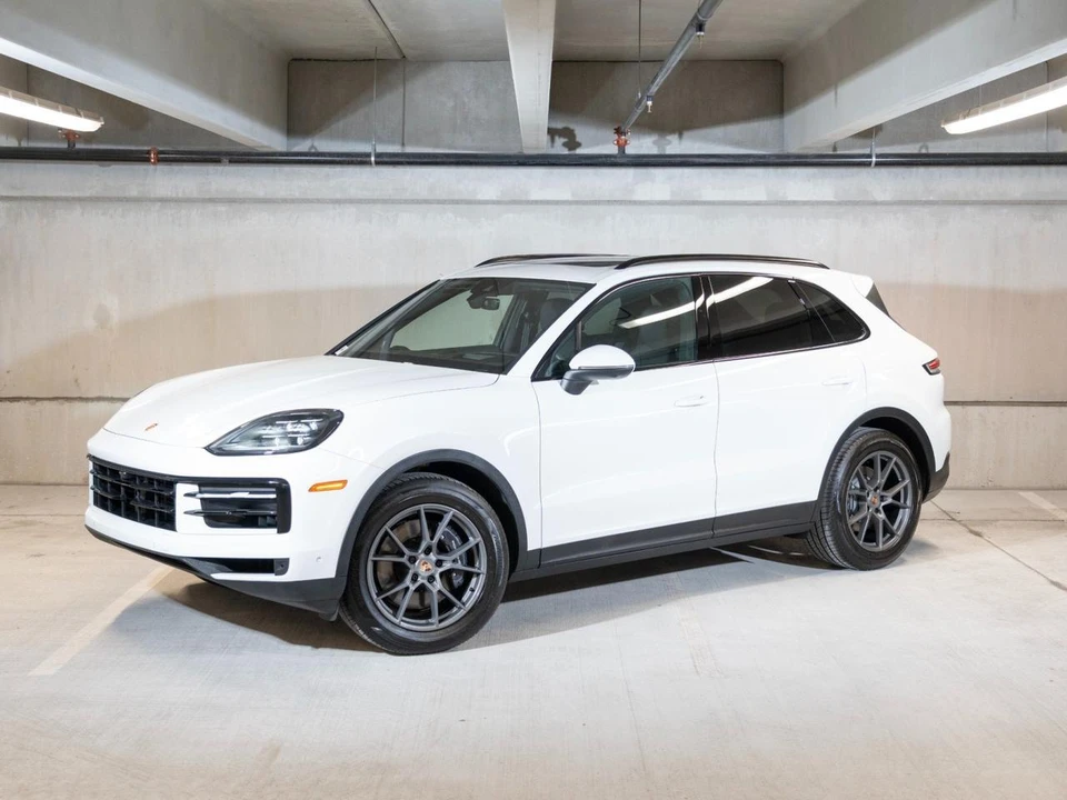 2026 Porsche 9Y0/9Y3 Cayenne - Image 2 of 29