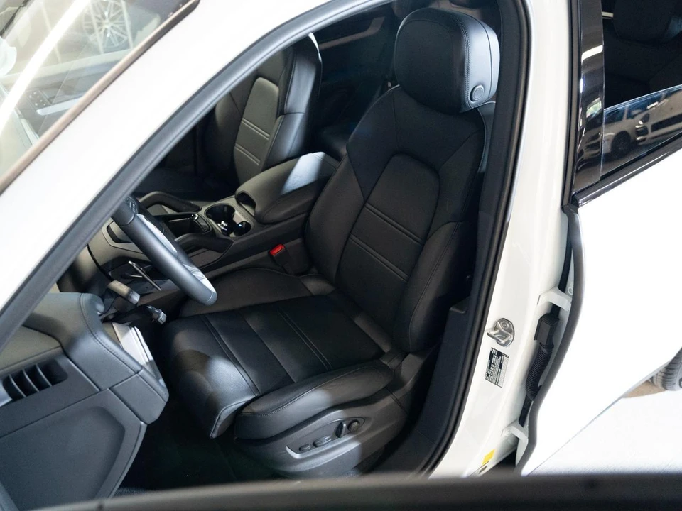 2026 Porsche 9Y0/9Y3 Cayenne - Image 6 of 29