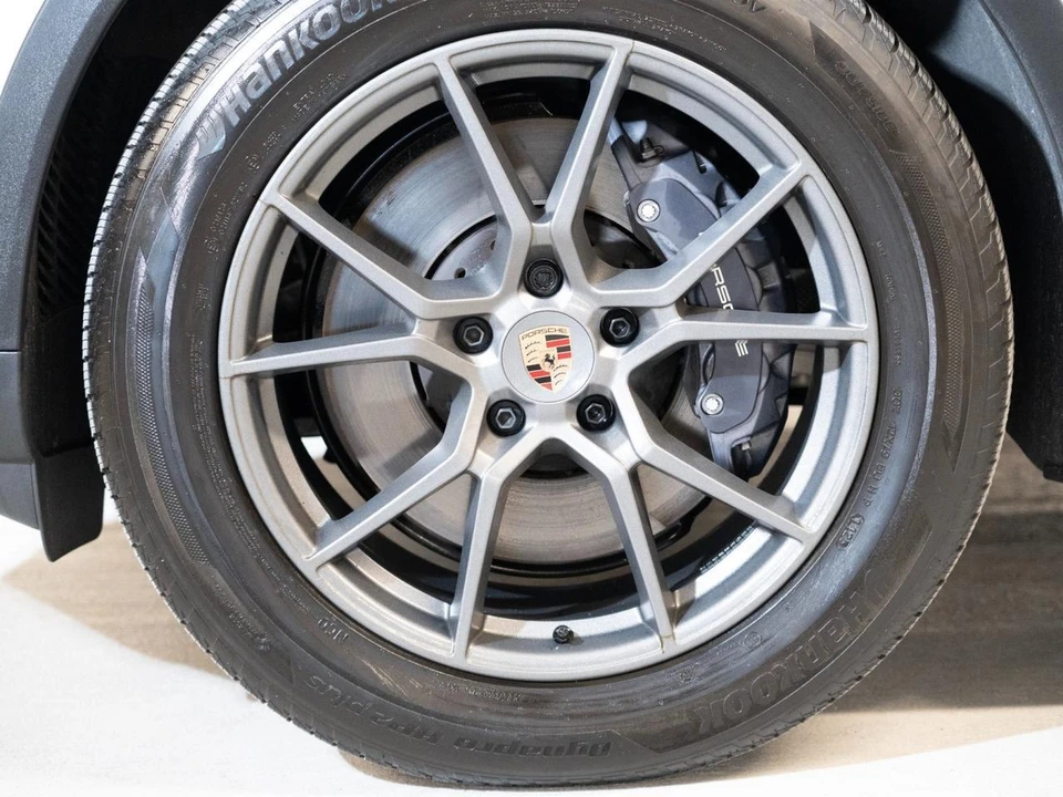 2026 Porsche 9Y0/9Y3 Cayenne - Image 12 of 29
