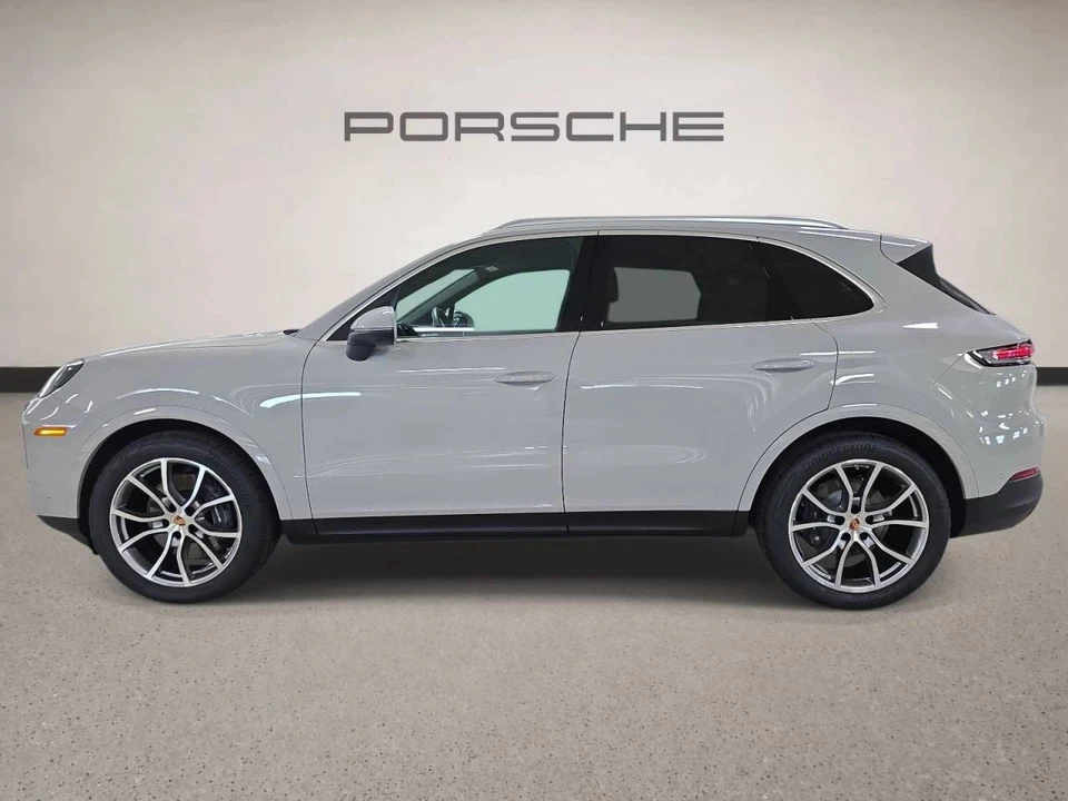 2026 Porsche 9Y0/9Y3 Cayenne - Image 2 of 5