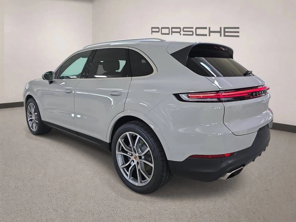 2026 Porsche 9Y0/9Y3 Cayenne - Image 3 of 5