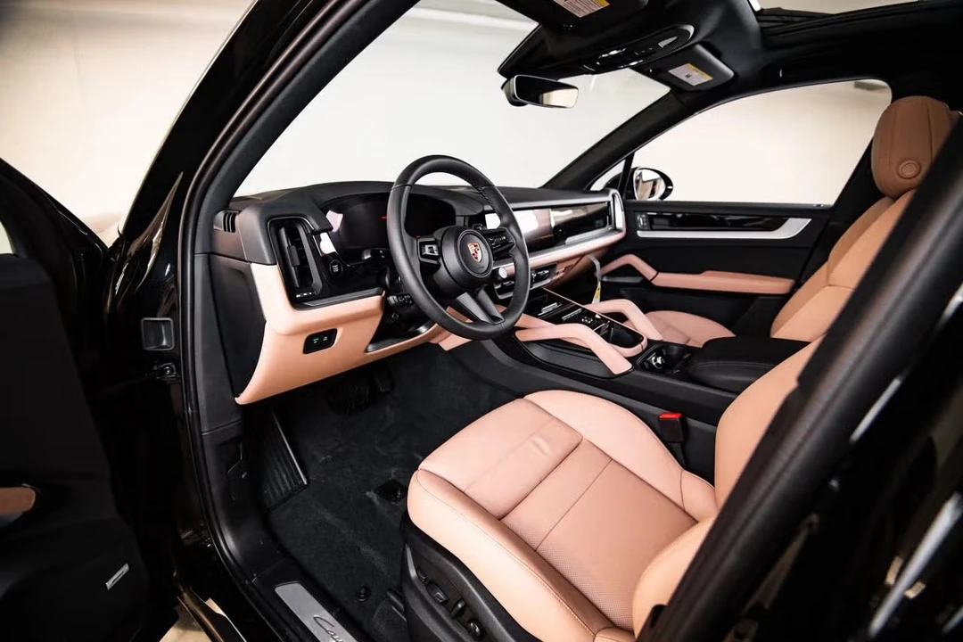 2026 Porsche Cayenne - Image 28 of 31
