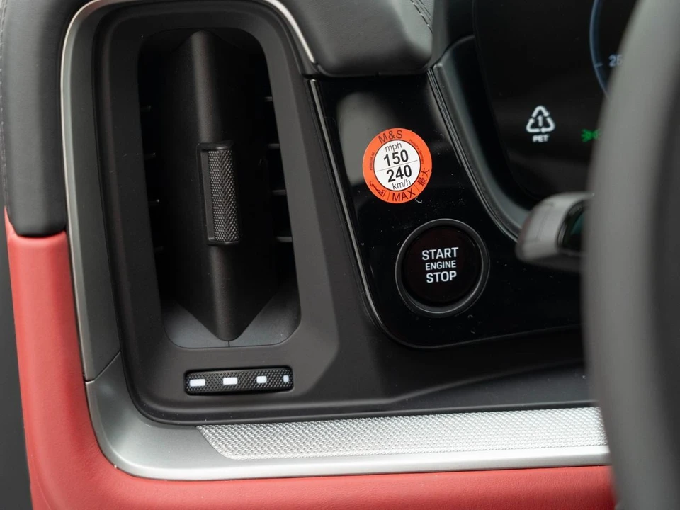 2026 Porsche 9Y0/9Y3 Cayenne - Image 28 of 31