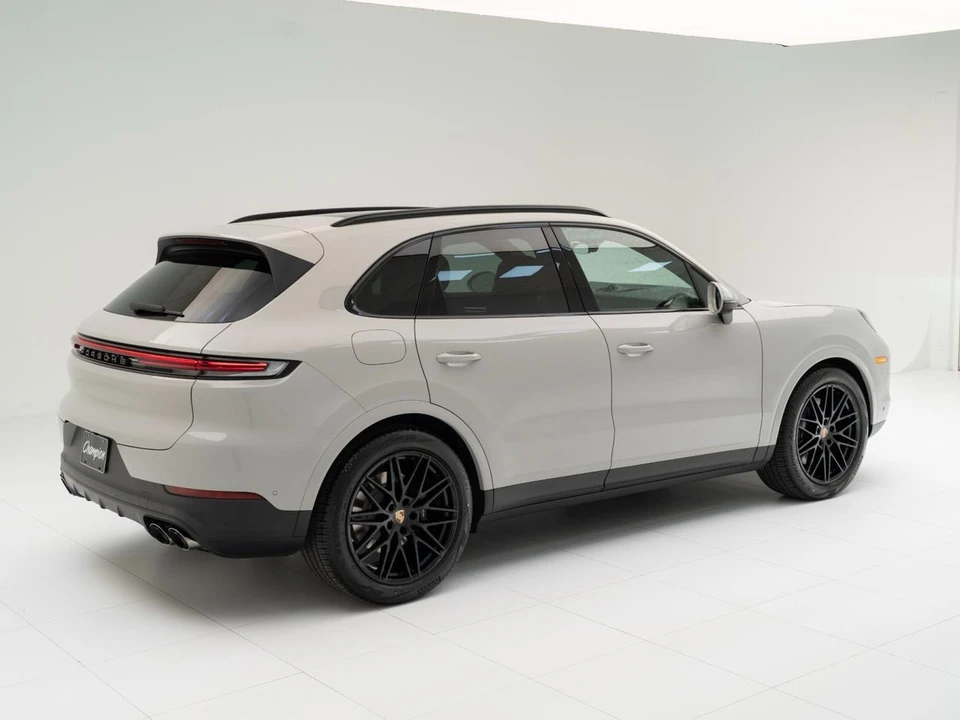 2026 Porsche 9Y0/9Y3 Cayenne - Image 9 of 31