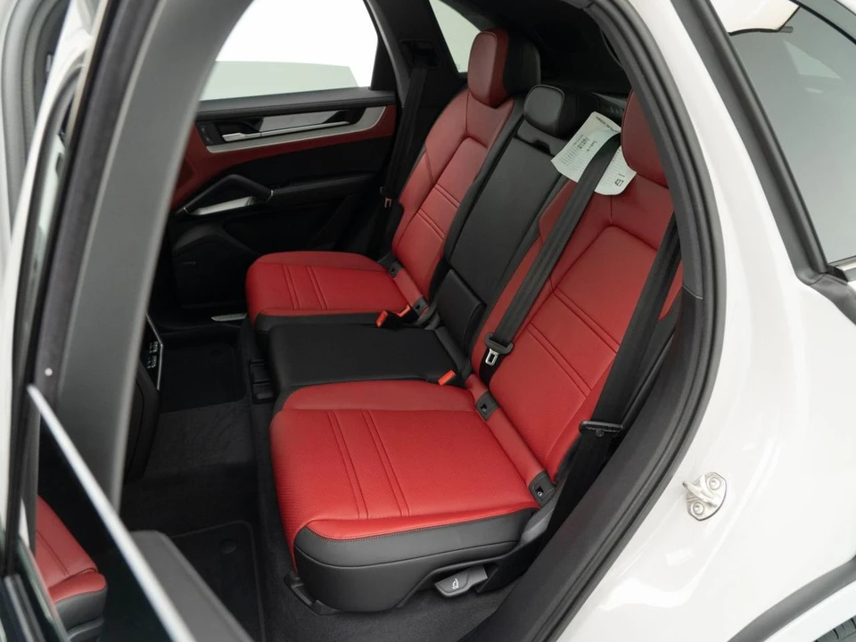 2026 Porsche 9Y0/9Y3 Cayenne - Image 29 of 31