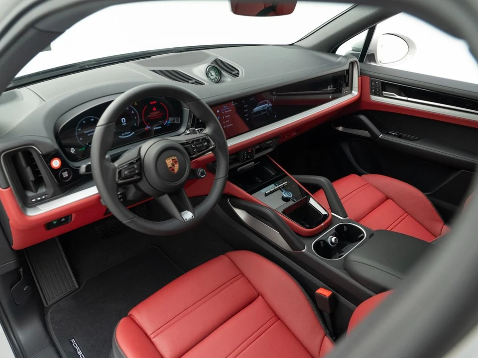 2026 Porsche 9Y0/9Y3 Cayenne - Image 4 of 31