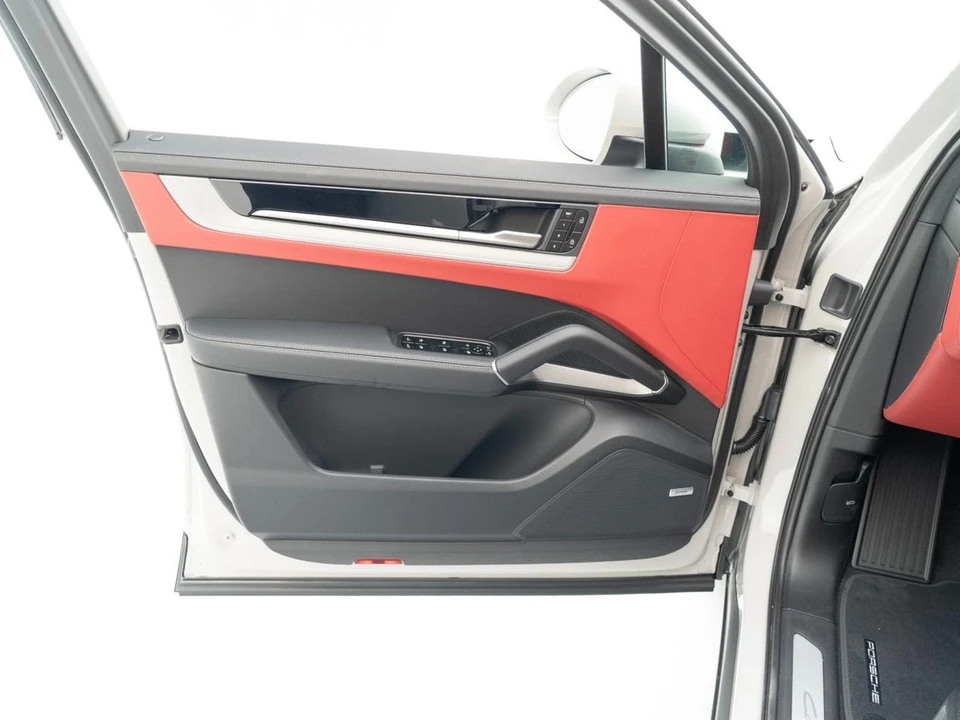 2026 Porsche 9Y0/9Y3 Cayenne - Image 20 of 31