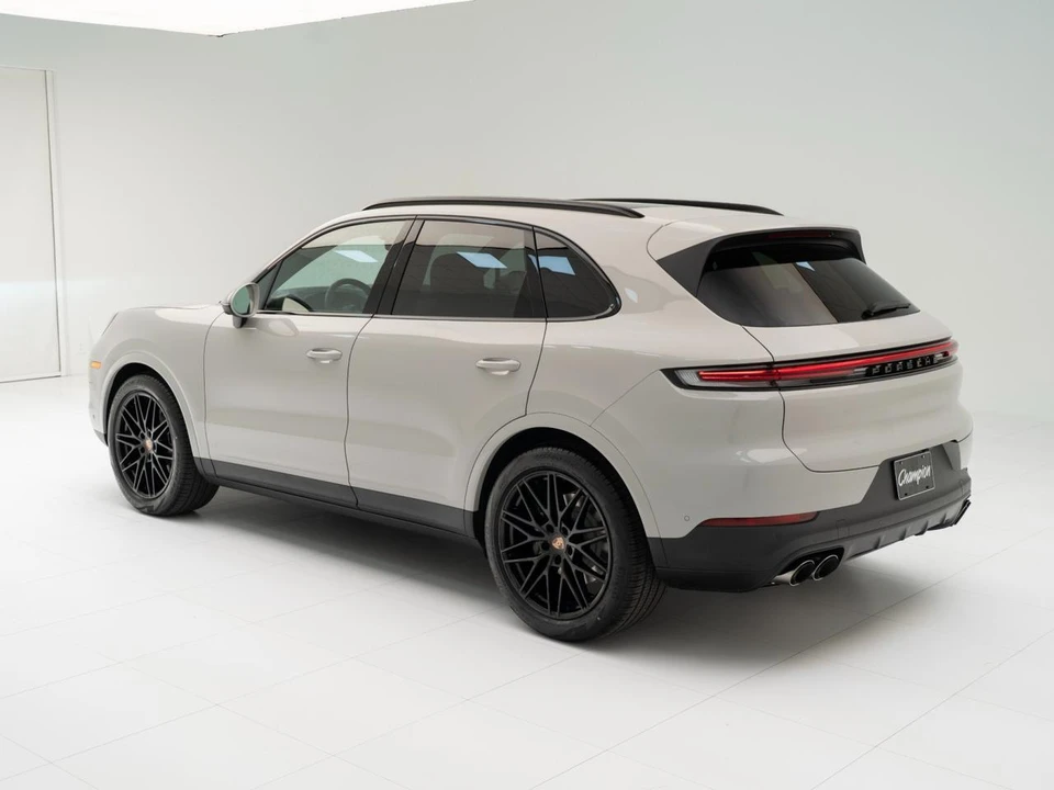 2026 Porsche 9Y0/9Y3 Cayenne - Image 3 of 31
