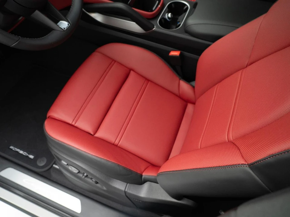 2026 Porsche 9Y0/9Y3 Cayenne - Image 16 of 31