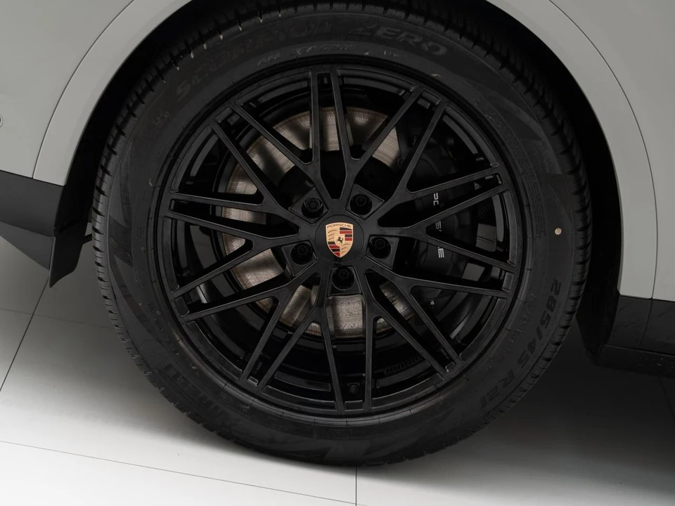 2026 Porsche 9Y0/9Y3 Cayenne - Image 12 of 31