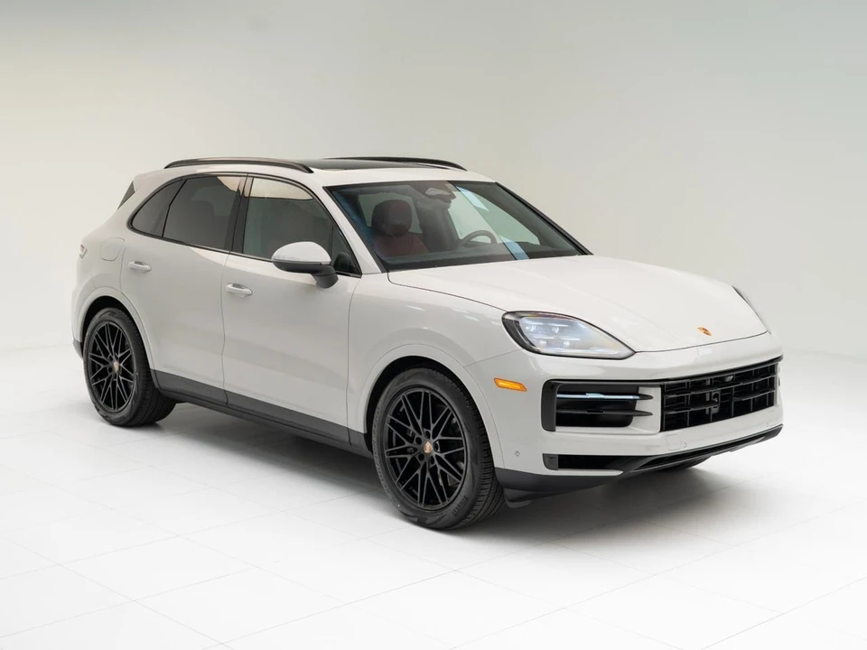 2026 Porsche 9Y0/9Y3 Cayenne - Image 7 of 31
