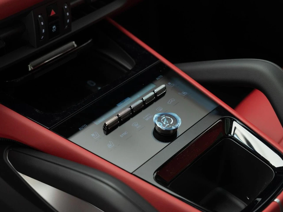 2026 Porsche 9Y0/9Y3 Cayenne - Image 26 of 31