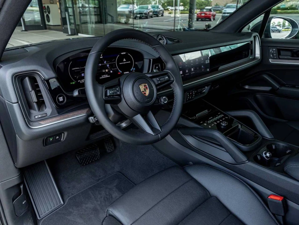 2026 Porsche 9Y0/9Y3 Cayenne - Image 4 of 5