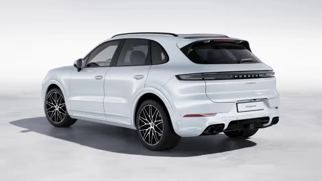 2026 Porsche Cayenne - Image 18 of 30