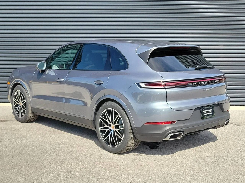 2026 Porsche 9Y0/9Y3 Cayenne - Image 3 of 4