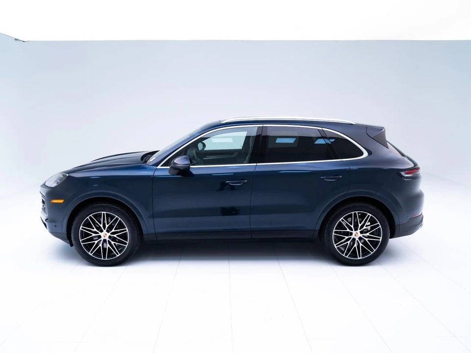 2026 Porsche 9Y0/9Y3 Cayenne - Image 2 of 31