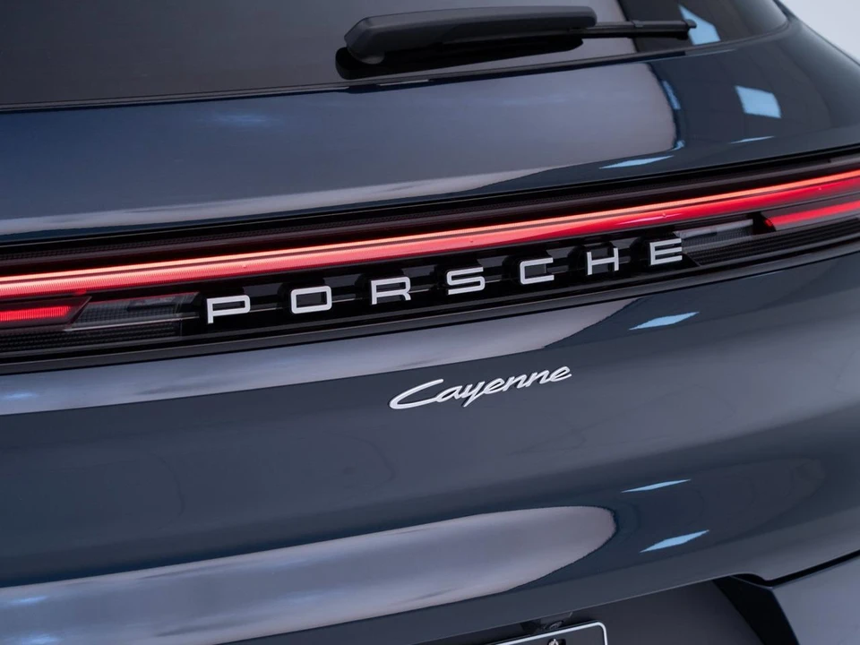 2026 Porsche 9Y0/9Y3 Cayenne - Image 13 of 31