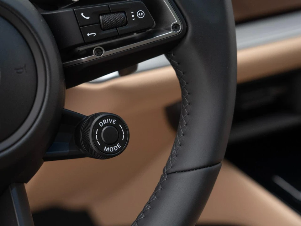 2026 Porsche 9Y0/9Y3 Cayenne - Image 28 of 31