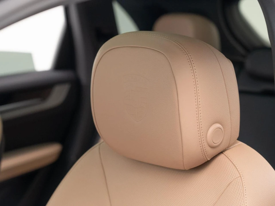 2026 Porsche 9Y0/9Y3 Cayenne - Image 18 of 31