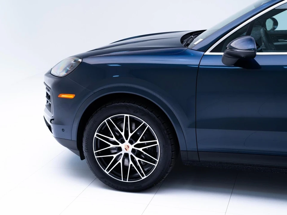 2026 Porsche 9Y0/9Y3 Cayenne - Image 11 of 31