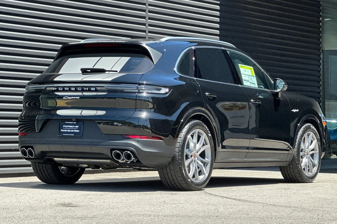 2026 Porsche 9Y0/9Y3 Cayenne - Image 8 of 31