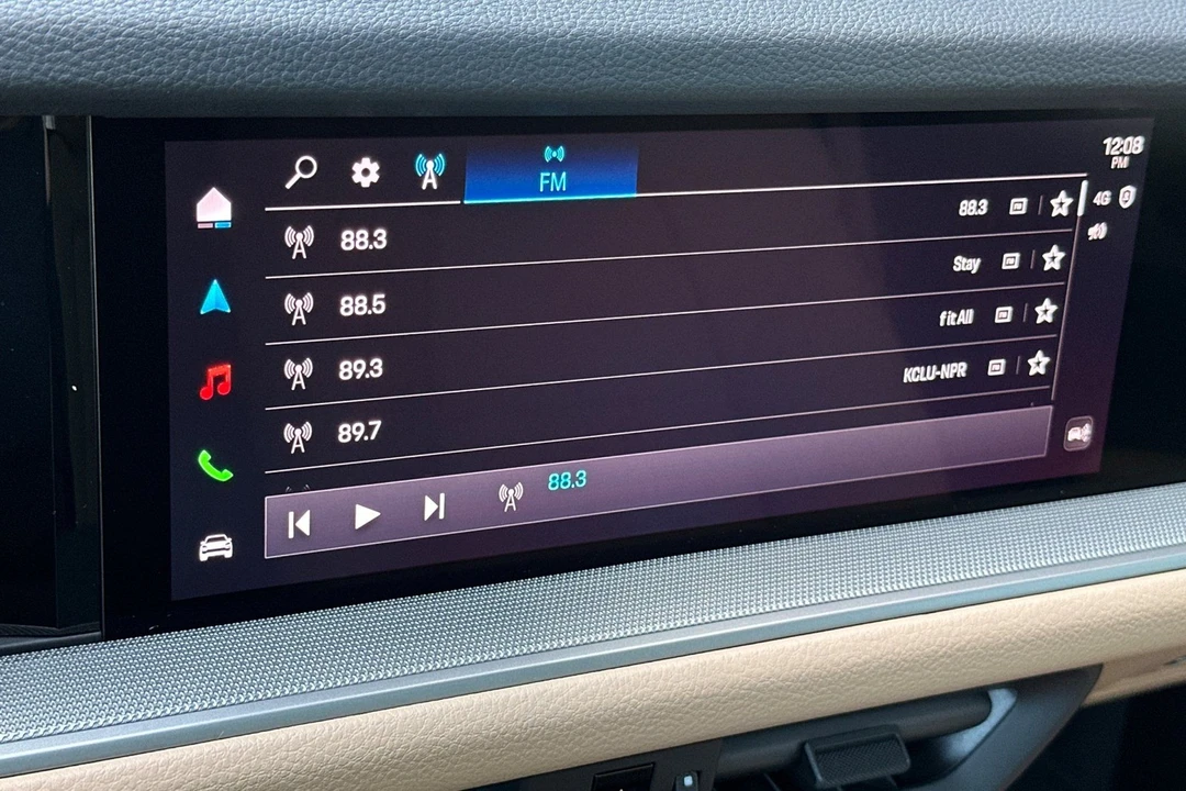 2026 Porsche 9Y0/9Y3 Cayenne - Image 23 of 31