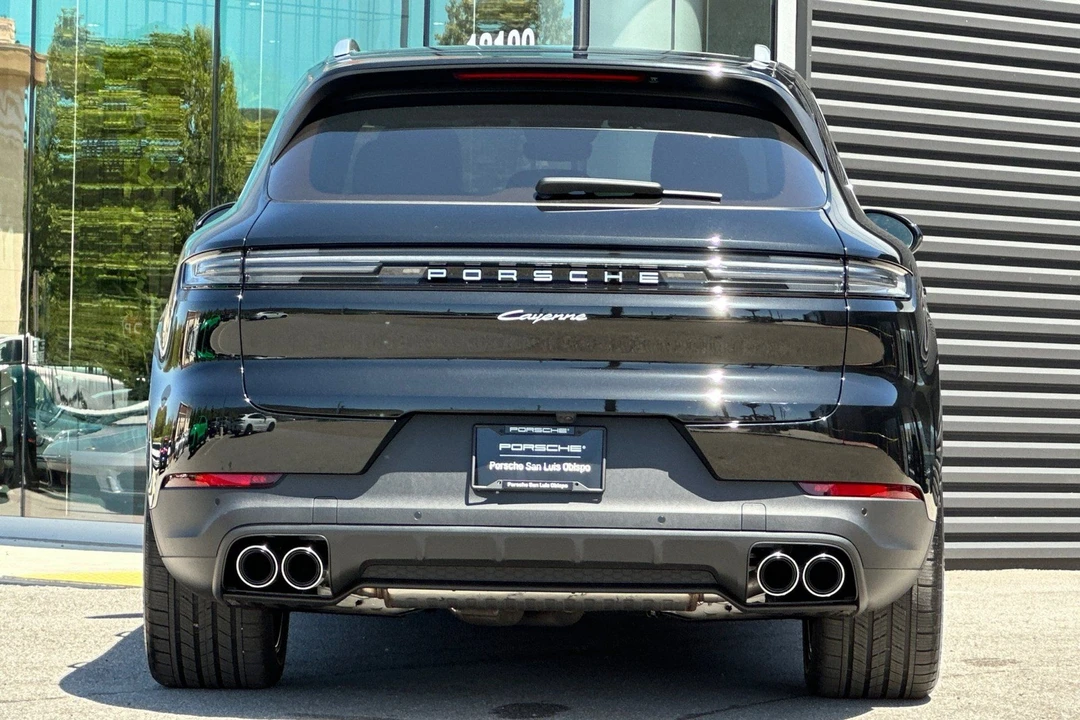 2026 Porsche 9Y0/9Y3 Cayenne - Image 7 of 31