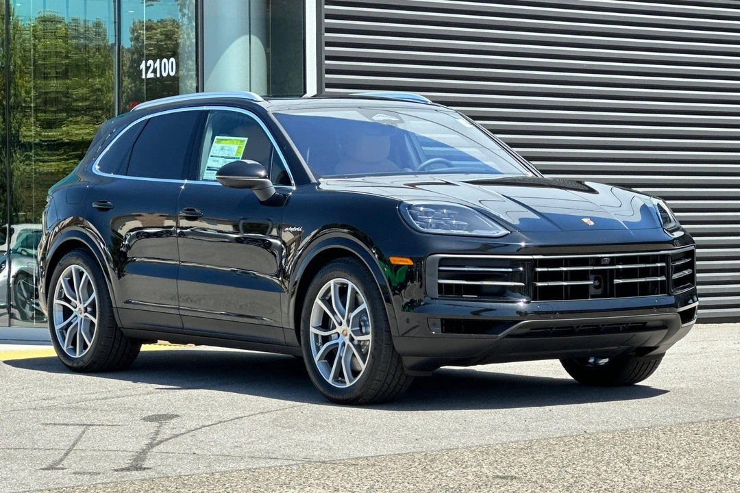 2026 Porsche 9Y0/9Y3 Cayenne - Image 10 of 31