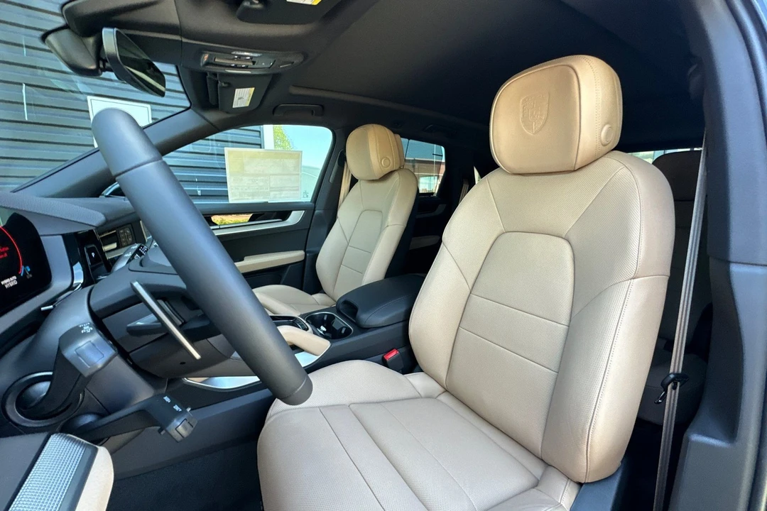 2026 Porsche 9Y0/9Y3 Cayenne - Image 5 of 31