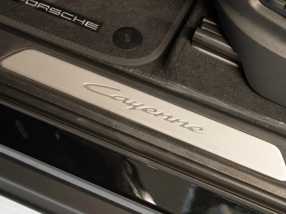 2026 Porsche 9Y0/9Y3 Cayenne Coupe - Image 13 of 31