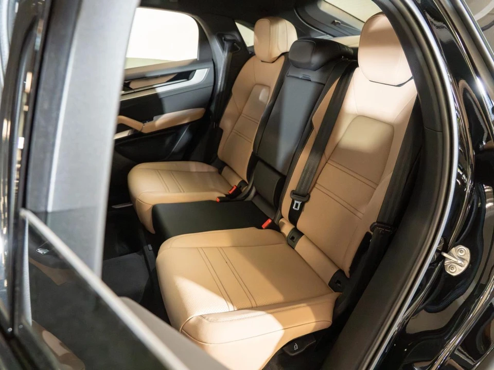 2026 Porsche 9Y0/9Y3 Cayenne Coupe - Image 30 of 31