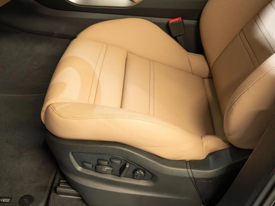 2026 Porsche 9Y0/9Y3 Cayenne Coupe - Image 15 of 31