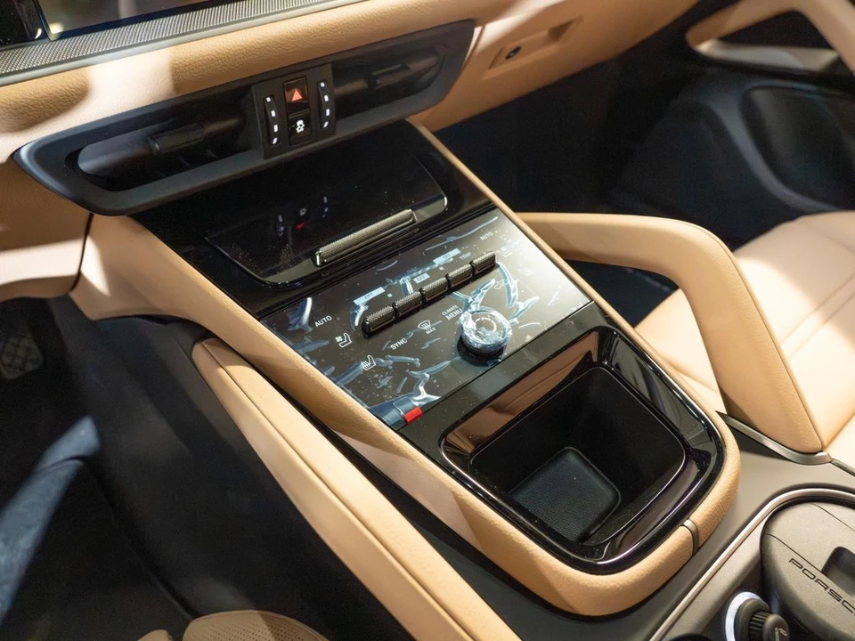 2026 Porsche 9Y0/9Y3 Cayenne Coupe - Image 26 of 31