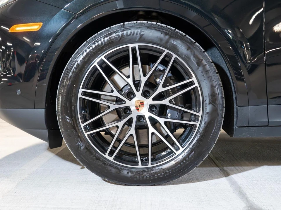 2026 Porsche 9Y0/9Y3 Cayenne Coupe - Image 11 of 31