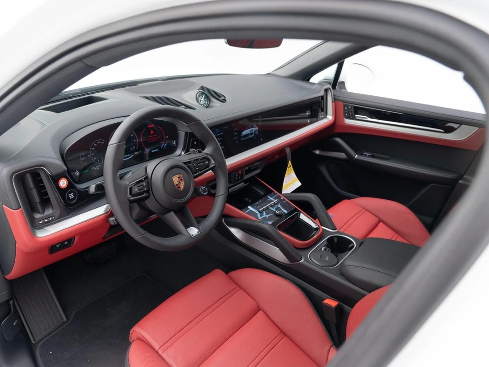 2026 Porsche 9Y0/9Y3 Cayenne Coupe - Image 4 of 21