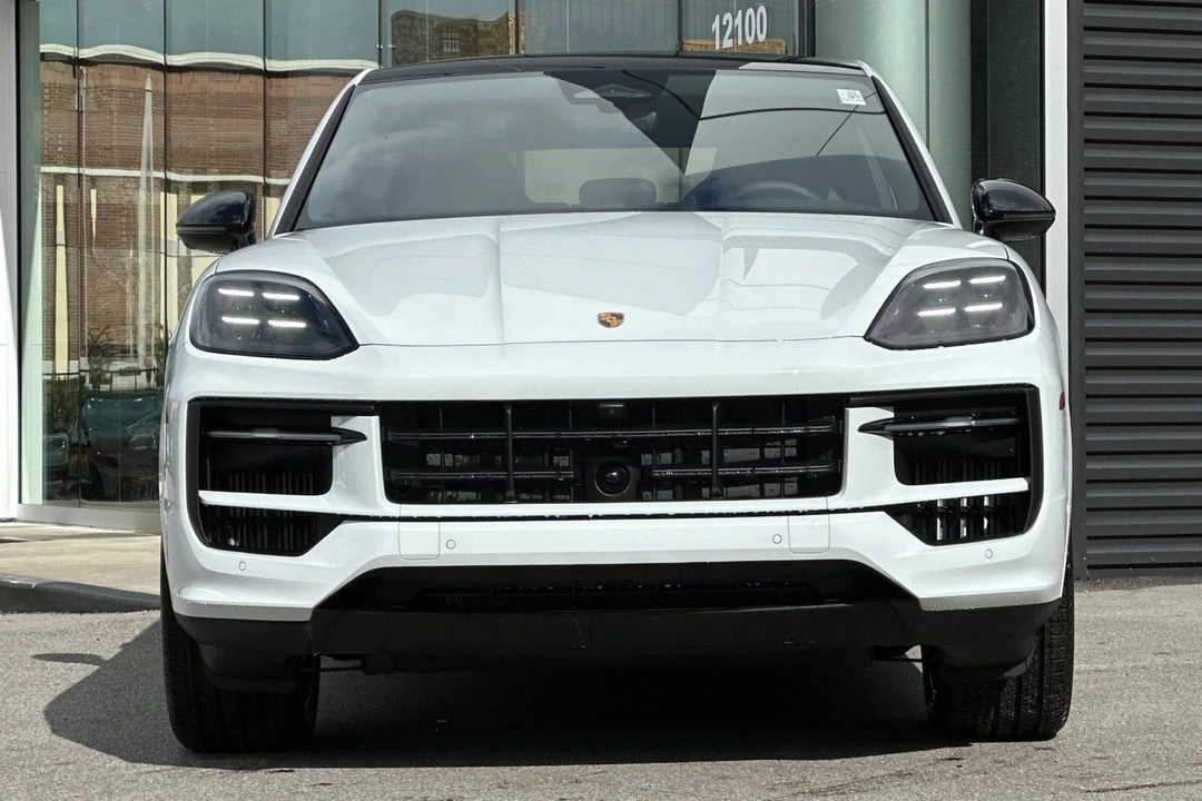 2026 Porsche 9Y0/9Y3 Cayenne - Image 11 of 21