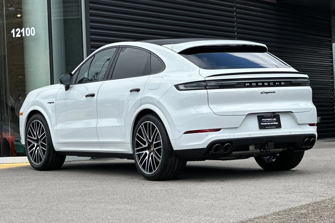 2026 Porsche 9Y0/9Y3 Cayenne - Image 3 of 21