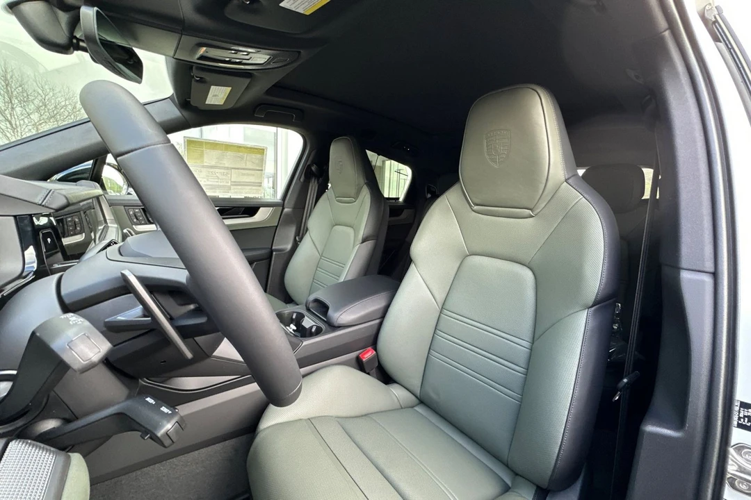 2026 Porsche 9Y0/9Y3 Cayenne - Image 5 of 21