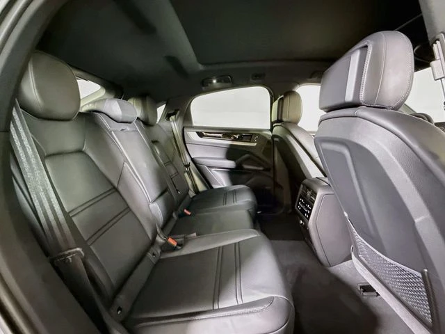 2026 Porsche 9Y0/9Y3 Cayenne Coupe - Image 19 of 31