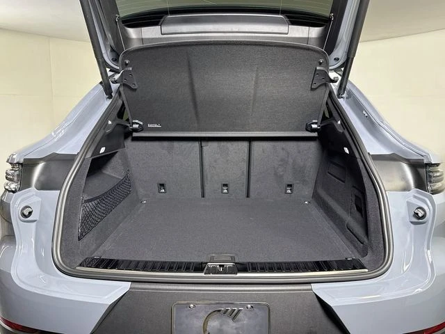 2026 Porsche 9Y0/9Y3 Cayenne Coupe - Image 29 of 31