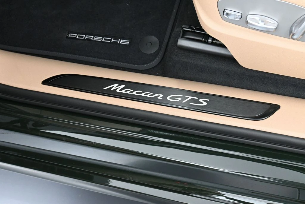 2026 Porsche Macan GTS - Image 15 of 31