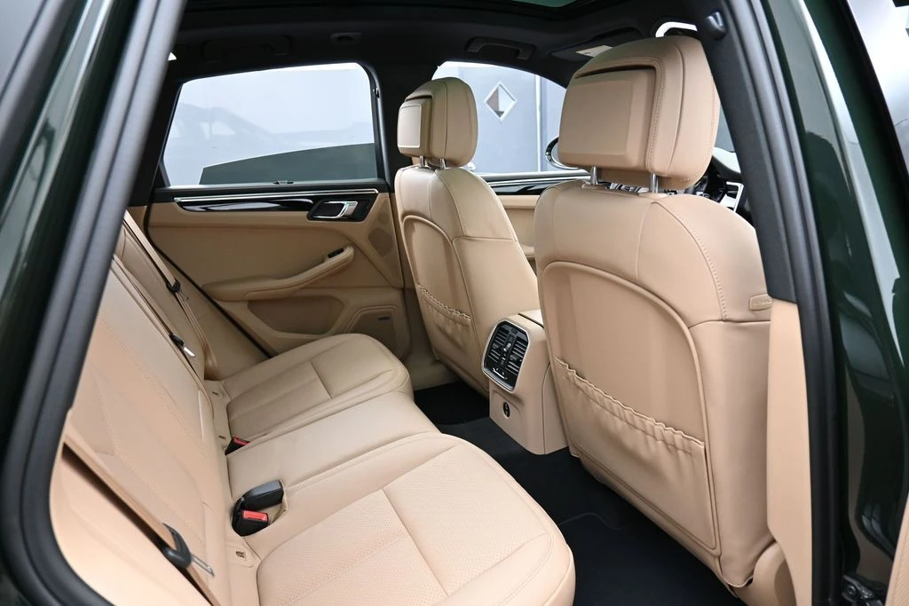 2026 Porsche Macan GTS - Image 28 of 31