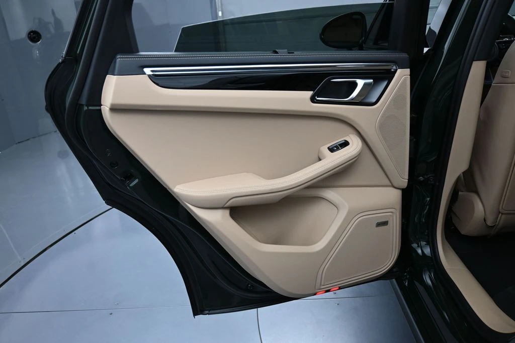 2026 Porsche Macan GTS - Image 23 of 31