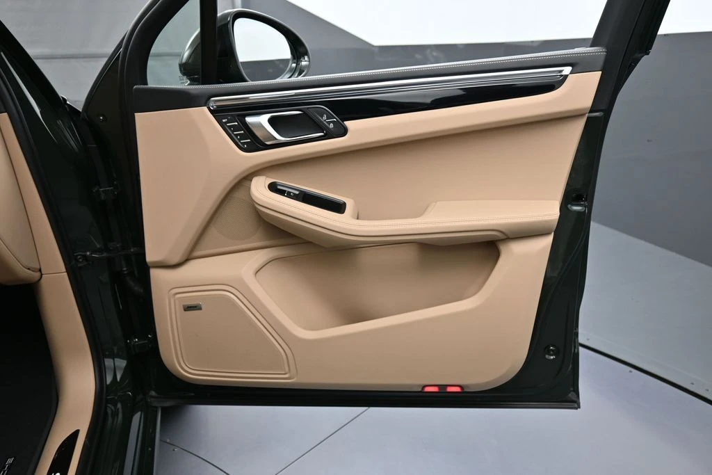 2026 Porsche Macan GTS - Image 29 of 31