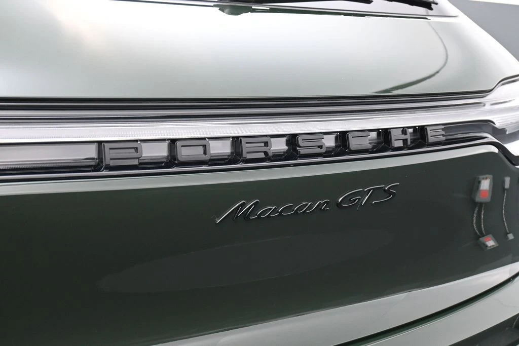 2026 Porsche Macan GTS - Image 13 of 31