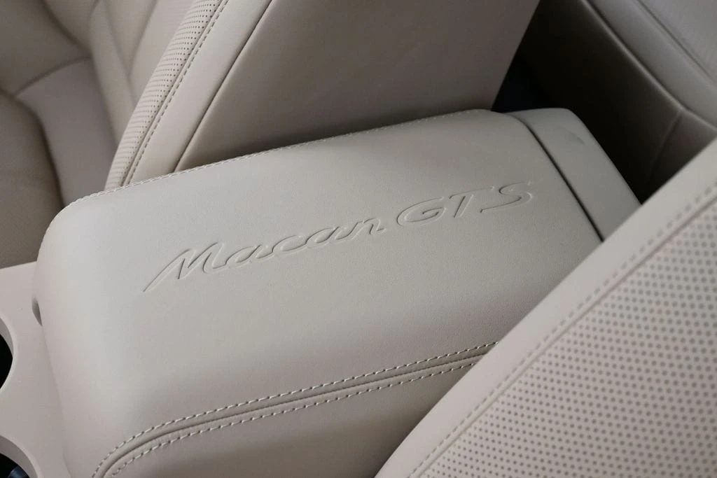 2026 Porsche Macan GTS - Image 17 of 31