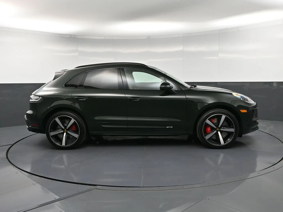 2026 Porsche Macan GTS - Image 8 of 31