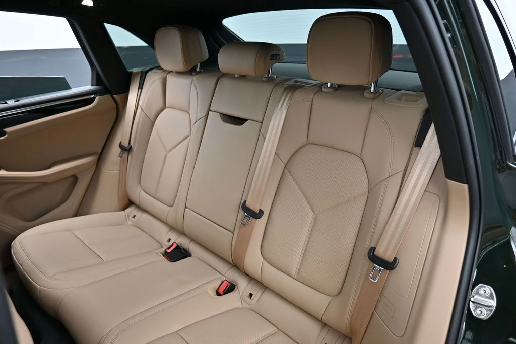 2026 Porsche Macan GTS - Image 24 of 31