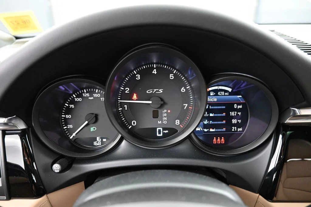 2026 Porsche Macan GTS - Image 19 of 31